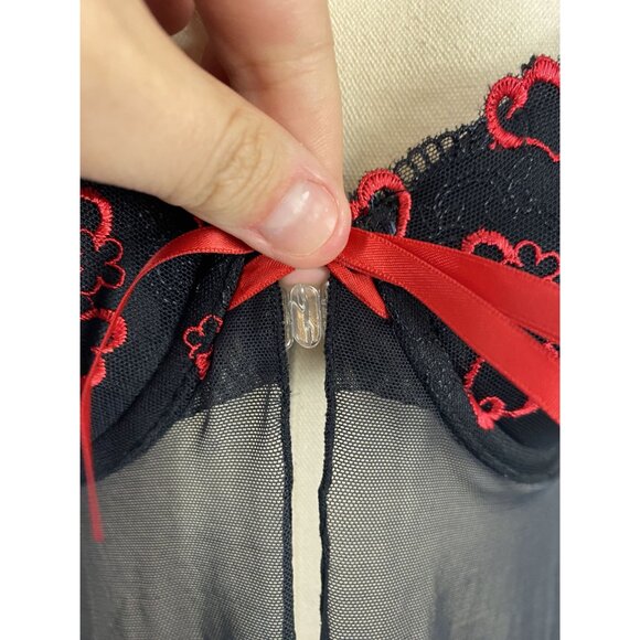 ⭐ 3/$15 Inner Secrets Large Black Mesh Chemise Red Heart Floral Embroidery - Picture 5 of 9